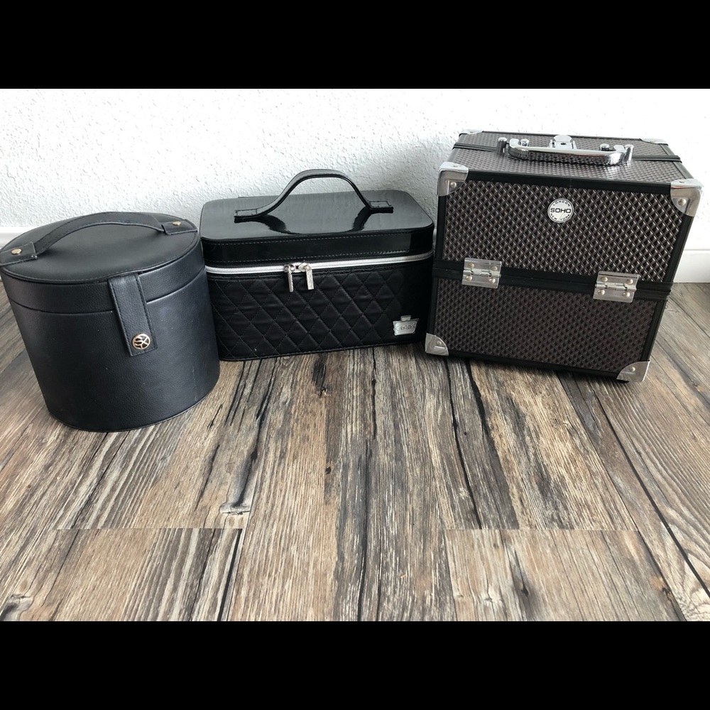 Makeup bag cosmetic case